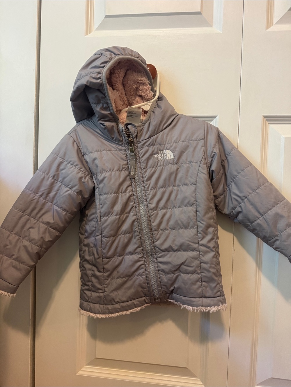 The North Face Toddler Girls' Reversible Hooded Puffer Jacket in Light Gray